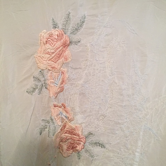 Johnny Was White XL 100% Rayon NWOT Peach and Coral Floral Ties at Cuffs - Picture 6 of 10